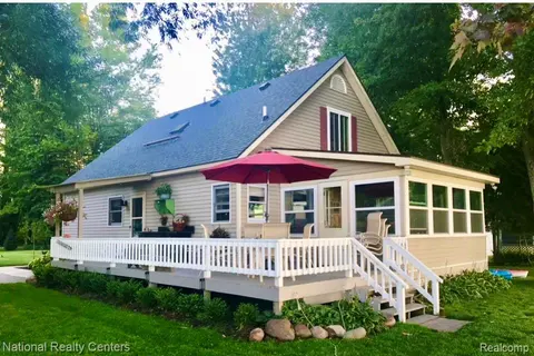 6221 Lakeview Drive, Port Hope MI 48468 9634 photo 5