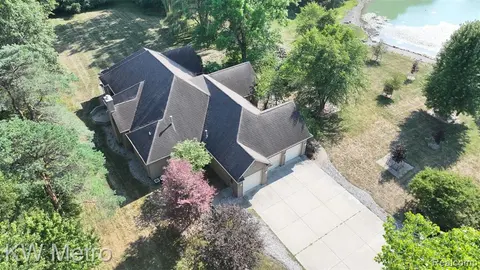 2315 Weigl Road, Saginaw MI 48609 7056 home for sale