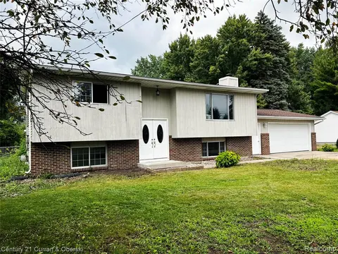 1954 W Midland Road, Auburn MI 48611 home for sale