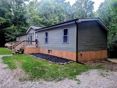 5323 English Road, Clifford MI 48727 9500 photo 2