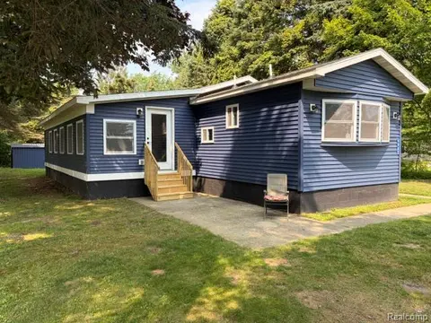 4043 Beacon Hill Drive, Port Hope MI 48468 9360 photo 3