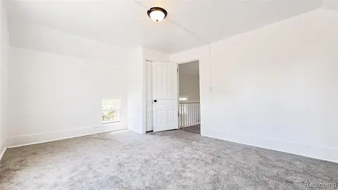 1408 W Main Street, Owosso MI 48867 2050 photo 5