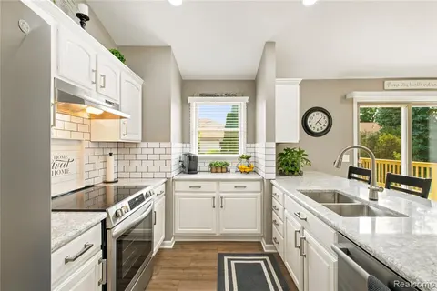 703 Andrew Drive, Frankenmuth MI 48734 9316 photo 3