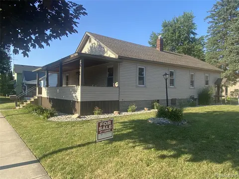 809 Stanton Street, Bay City MI 48708 7877 photo 2
