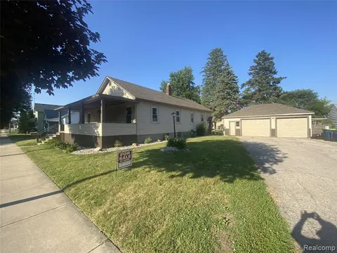 809 Stanton Street, Bay City MI 48708 7877 photo 3