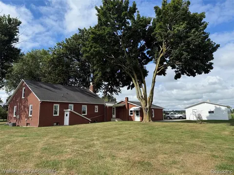 365 E Peck Road, Peck MI 48466 9590 photo 2