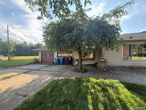 6526 W State Road, Millington MI 48746 9123 photo 2