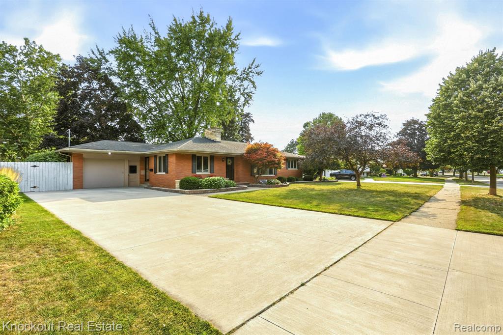 635 Heine Street, Frankenmuth MI 48734 1424 photo 1