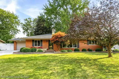 635 Heine Street, Frankenmuth MI 48734 1424 photo 2