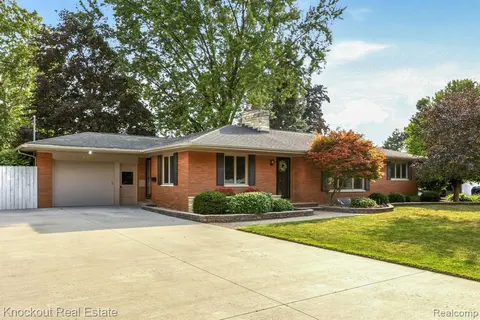 635 Heine Street, Frankenmuth MI 48734 1424 photo 3