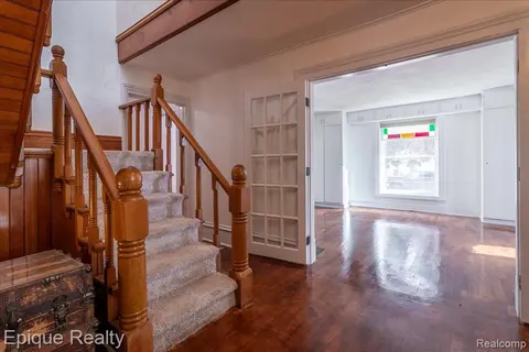 402 N Hickory Street, Owosso MI 48867 2326 photo 5