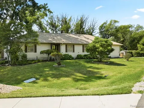7034 Lake Street, Lexington MI 48450 8832 photo 2