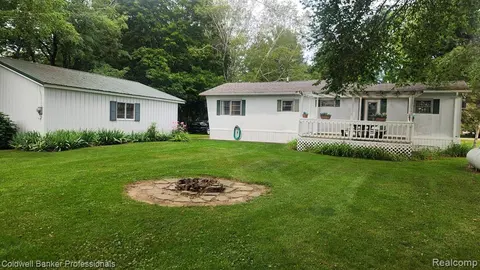 3300 Pointe Aux Barques Road, Port Austin MI 48467 9389 photo 5