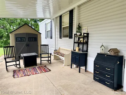 4567 Ashwood, Saginaw MI 48603 photo 4
