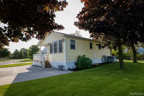7122 Ben Franklin Drive, Lexington MI 48450 9247 photo 3