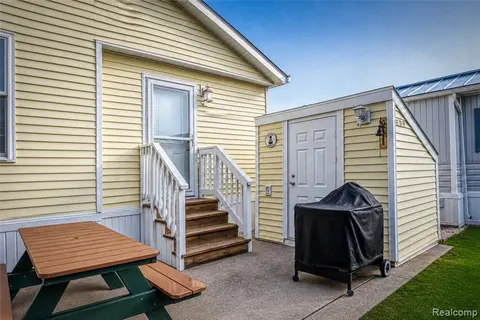 7122 Ben Franklin Drive, Lexington MI 48450 9247 photo 4