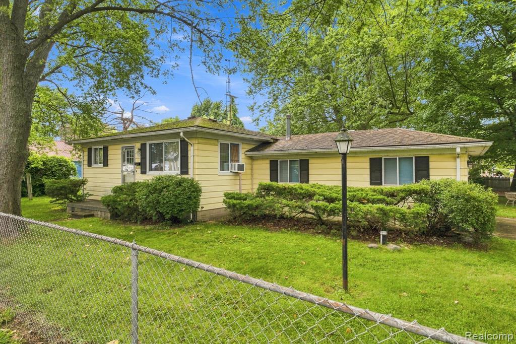 7337 Dogwood Road, Lexington MI 48450 8811 photo 1