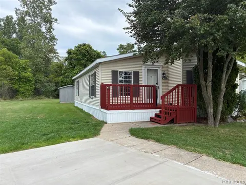 411 Pond View, Morrice MI 48857 manufactured home for sale