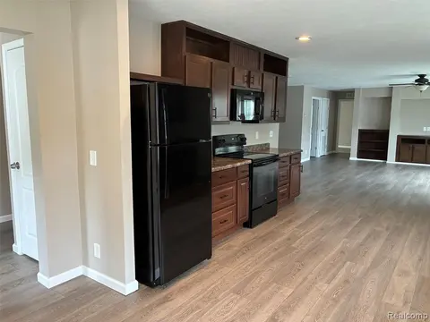 540 E Pond View, Morrice MI 48857 photo 3
