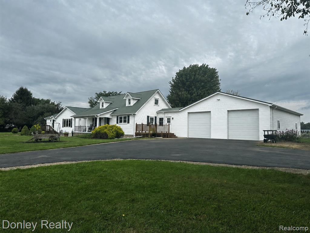 4528 W Sanilac Road, Snover MI 48472 9705 photo 1