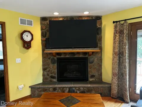 4528 W Sanilac Road, Snover MI 48472 9705 photo 3