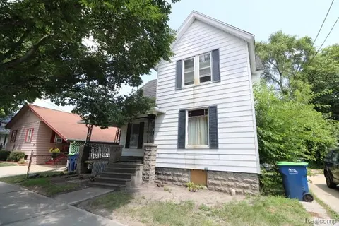 1002 N Henry Street, Bay City MI 48706 home for sale