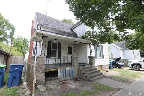 1002 N Henry Street, Bay City MI 48706 photo 2
