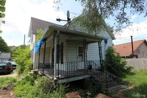 1002 N Henry Street, Bay City MI 48706 photo 3
