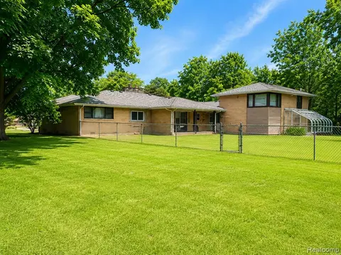 1690 N Center Road, Saginaw MI 48638 5569 home for sale