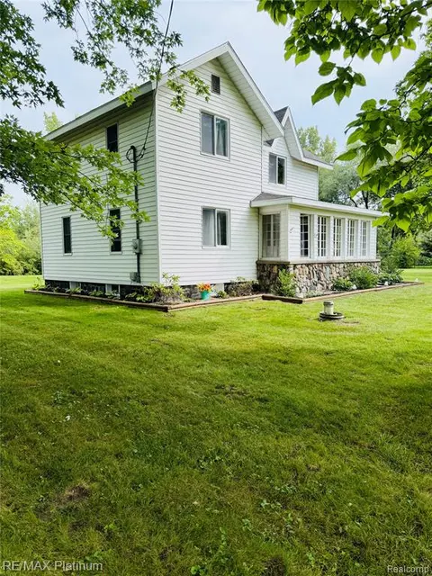 10551 E Goodall Road, Durand MI 48429 9781 photo 2