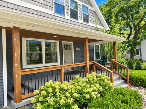 140 W Jefferson Street, Frankenmuth MI 48734 1804 photo 2