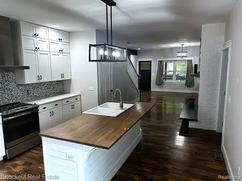 140 W Jefferson Street, Frankenmuth MI 48734 1804 photo 4