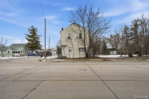346 Weiss Street, Saginaw MI 48604 2449 photo 2