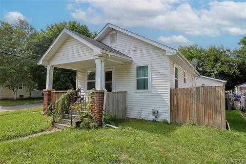 2301 Avon Street, Saginaw MI 48602 3815 home for sale
