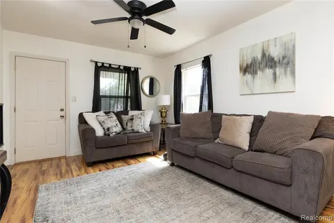 2301 Avon Street, Saginaw MI 48602 3815 photo 3