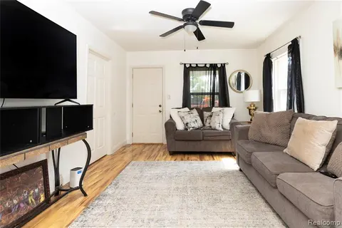 2301 Avon Street, Saginaw MI 48602 3815 photo 4