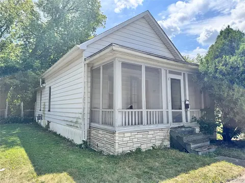 414 S Bates Street, Saginaw MI 48602 2530 home for sale