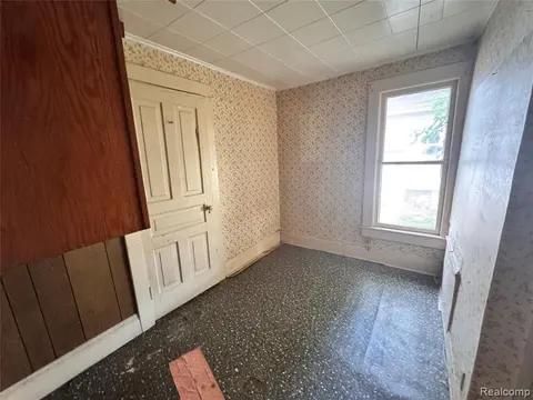 414 S Bates Street, Saginaw MI 48602 2530 photo 2