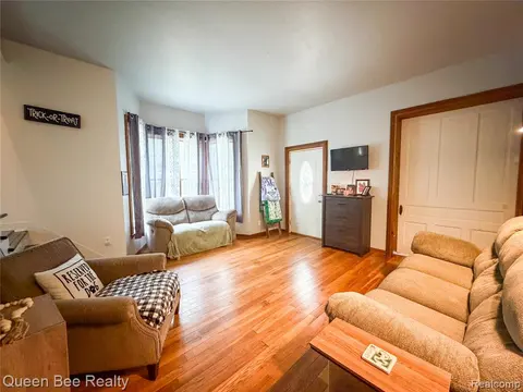 320 W Bush Street, Caro MI 48723 1514 photo 4