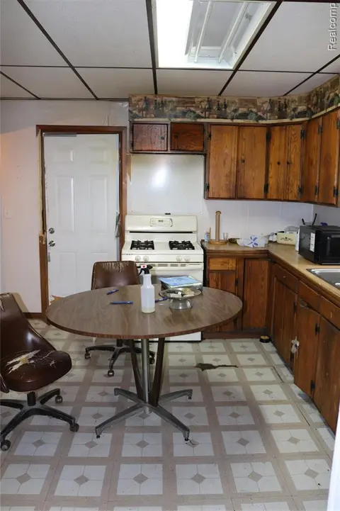 1510 Casimir Street, Saginaw MI 48601 1229 photo 2
