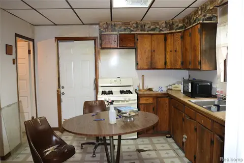 1510 Casimir Street, Saginaw MI 48601 1229 photo 3