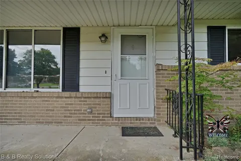 642 Westchester Drive, Caro MI 48723 1324 photo 3