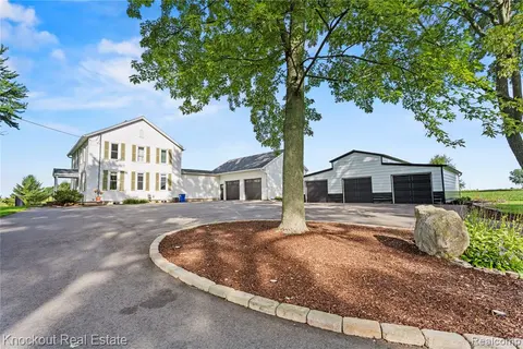 5750 Maple Road, Frankenmuth MI 48734 9716 photo 3