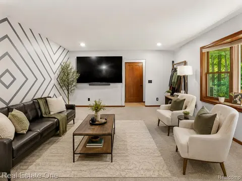 6218 Sturgeon Creek Parkway, Midland MI 48640 2276 photo 3