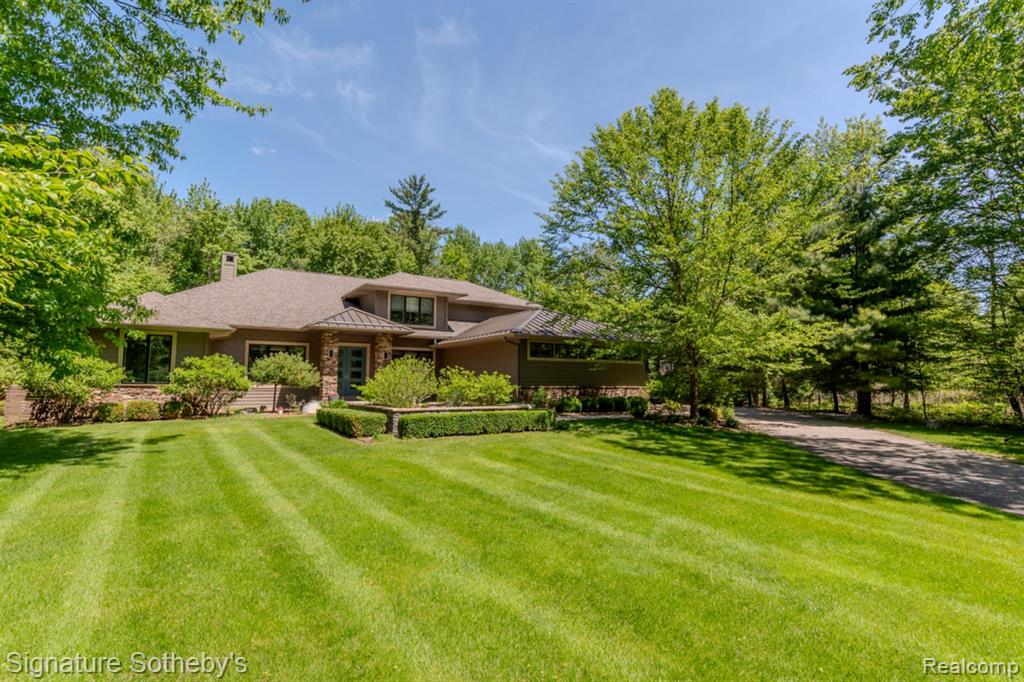 3479 E Shady Ridge Lane, Midland MI 48642 7240 photo 1