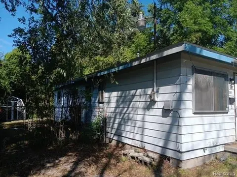 2801 Oakwood Avenue, Saginaw MI 48601 3981 photo 4