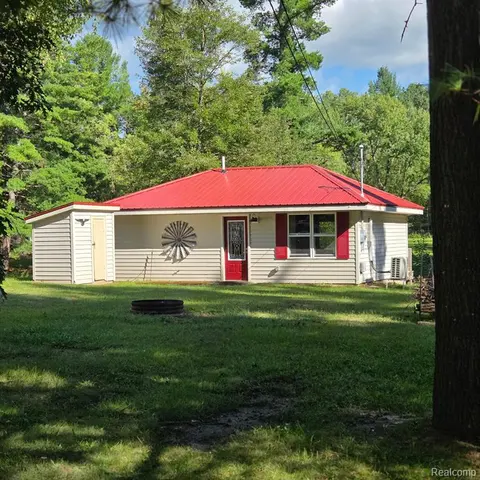 1678 E Shore Drive, Alger MI 48610 9555 home for sale