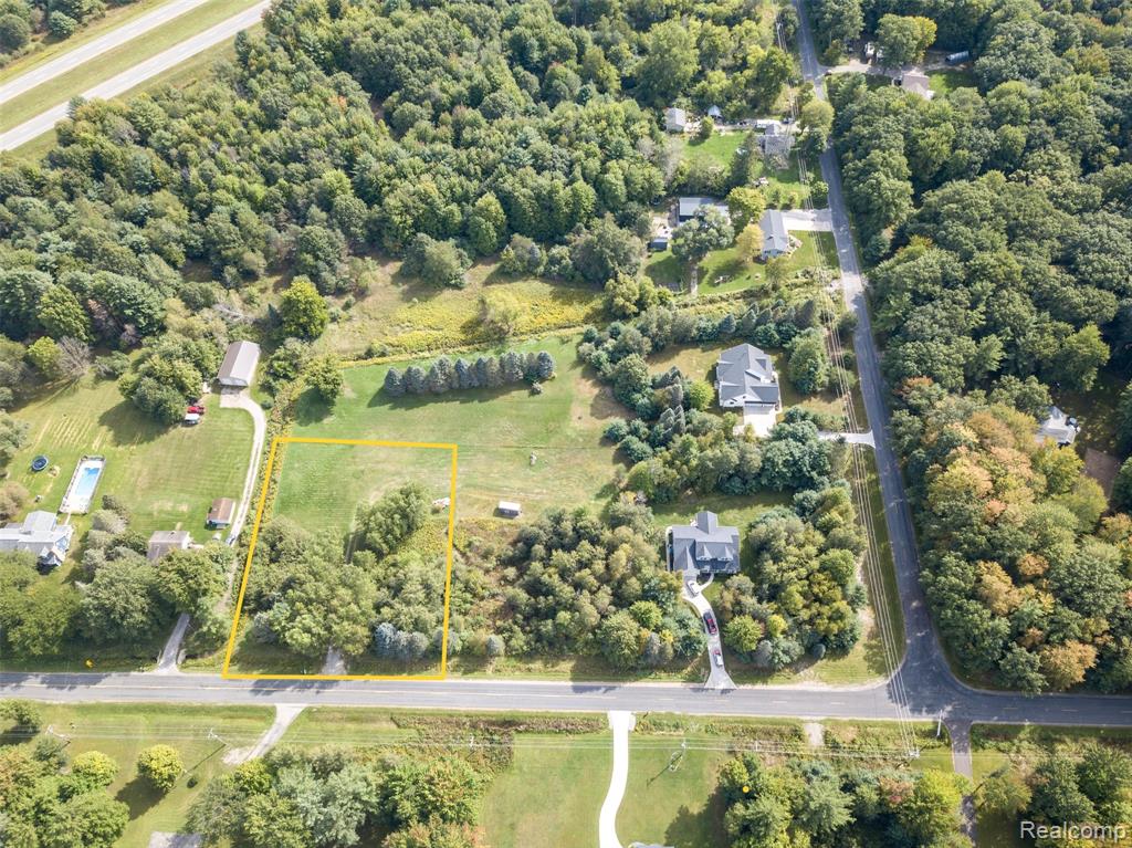 2140 N 5 Mile Rd, Midland MI 48642 9447 photo 1