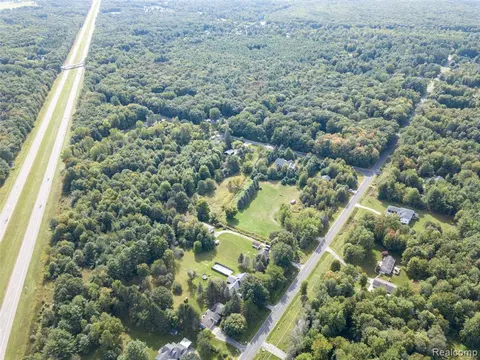 2140 N 5 Mile Rd, Midland MI 48642 9447 photo 2