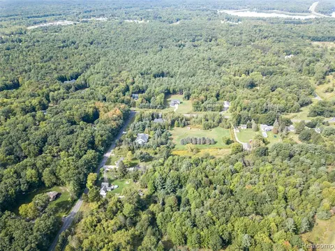 2140 N 5 Mile Rd, Midland MI 48642 9447 photo 5